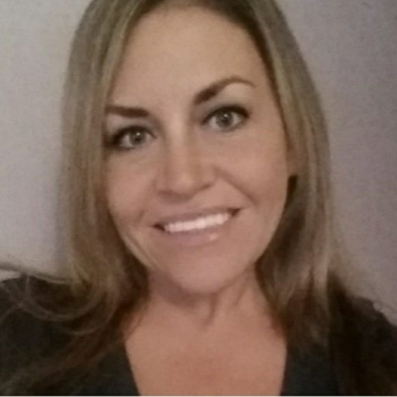 Meet your Posher, Erin - Picture 1 of 1